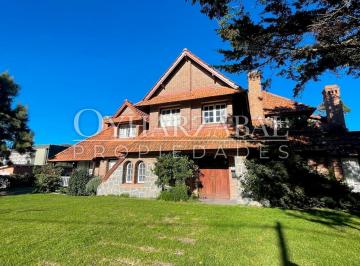 Casa · 380m² · 5 Ambientes · 4 Cocheras · Casa - Pinamar