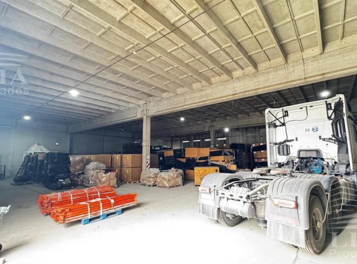 Bodega-Galpón · 900m²