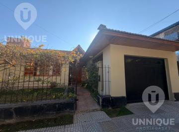 Casa · 525m² · 6 Ambientes · 1 Cochera · Casa en Capital