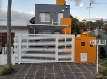 Frente con porton con llave y timbre · Alquiler Dúplex en Excelente Estado