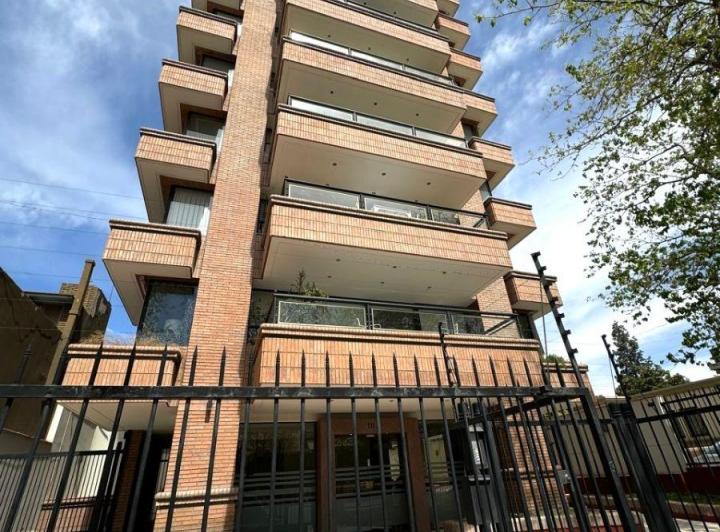 Departamento · 250m² · 7 Ambientes · 3 Cocheras