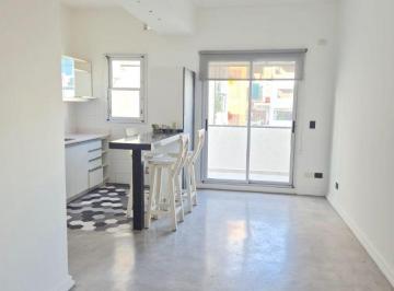 Departamento de 2 ambientes, Recoleta · Excelentes 2 Ambientes Totalmente Reciclado Al Contrafrente, Muy Luminoso con Balcón Corrido