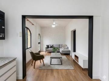 Casa de 5 ambientes, Rosario · ¡Oportunidad en Bv. Seguí Al 1500! Casa Única de Pasillo en Venta