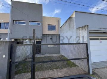 Casa · 80m² · 3 Ambientes · 1 Cochera · Alquiler Duplex 2 Dorm.
