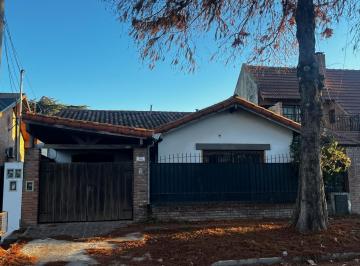 Casa · 100m² · 4 Ambientes · 1 Cochera · Casa
