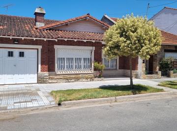 Casa de 4 ambientes, Miramar · Venta Casa Miramar - Zona 1