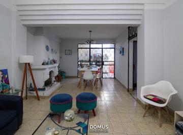 Casa · 180m² · 3 Dormitorios · 1 Cochera · Venta Casa Belgrano Al 2300
