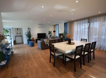 Casa · 195m² · 5 Ambientes · 1 Cochera · Venta Casa 5 Amb, Country Club Prados del Oeste