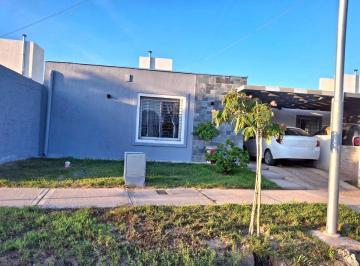 Casa · 100m² · 5 Ambientes · 1 Cochera · Venta Casa Natania 58 Drummond Lujan de Cuyo
