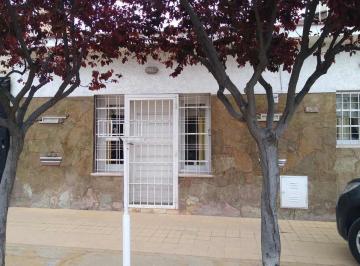 Casa · 142m² · 1 Ambiente · 2 Cocheras · Venta Lote con Casa Mixta San Jose Guaymallen.
