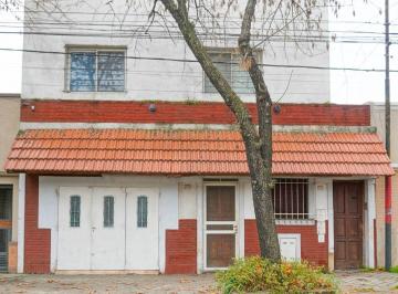 Casa · 120m² · 5 Ambientes · 1 Cochera · Casa 3 Dorm. en Echesortu