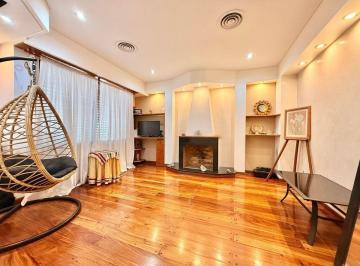 Casa · 170m² · 5 Ambientes · 1 Cochera · Venta Casa 5 Amb. 2 Plantas C/quincho Apto Crédito