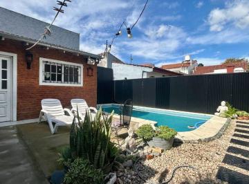 Casa · 122m² · 3 Ambientes · 2 Cocheras · Venta Casa San Isidro 3 Amb Pileta Nuevo Precio