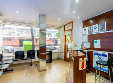 Consultorio · 155m² · Oficina de Dos Plantas en Venta Centro