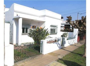 Casa · 102m² · 3 Ambientes · Venta Casa 4 Ambientes en Castelar Norte C/fondo.