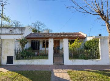 Casa · 75m² · 4 Ambientes · Casa en Lobos
