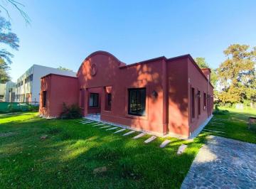 Casa · 200m² · 7 Ambientes · 2 Cocheras · Alquiler en Las Casuarinas del Pilar Cc