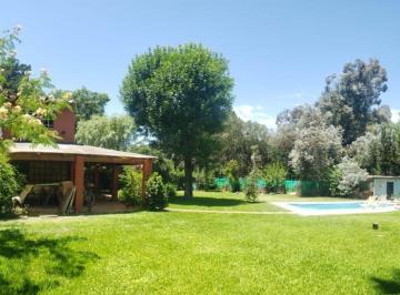 Quinta vacacional · 172m² · 3 Dormitorios · 3 Cocheras · Venta Casa Quinta 4 Amb. C/pileta La Lonja Pilar