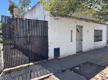 Terreno · 80m² · Venta Casa a Reciclar Oportunidad Pilar Ctro.