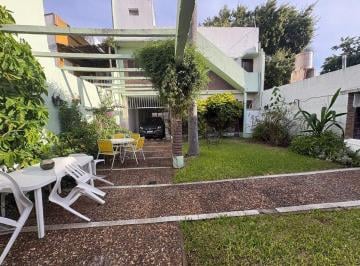 Casa · 275m² · 5 Ambientes · 2 Cocheras · Venta Casa en Barrio Guadalupe