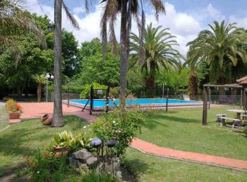 Casa · 390m² · 8 Ambientes · 1 Cochera · Casas en Venta La Plata Villa Elisa