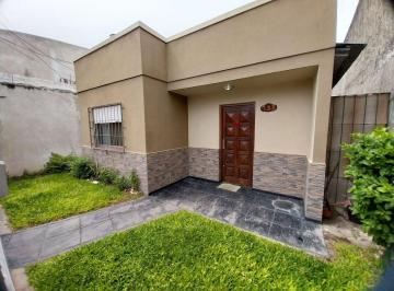 Casa · 100m² · 4 Ambientes · Venta Casa 4 Amb con Patio y Jardin - Quilmes Este