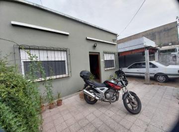 Casa · 175m² · 3 Ambientes · Venta Casa 3 Ambientes con Patio - Quilmes Oeste