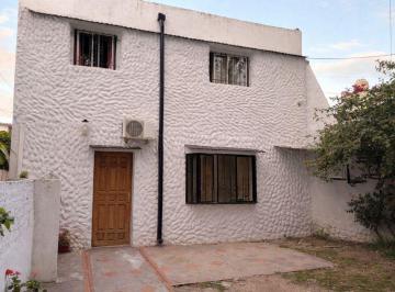 PH · 106m² · 3 Ambientes · 1 Cochera · Venta Casa PH 3 Ambientes, Bernal Este.