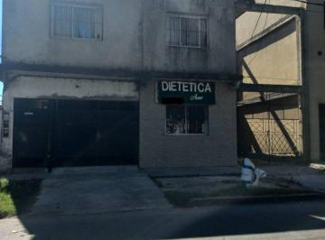 Casa · 120m² · 3 Ambientes · 2 Cocheras · Casa en Venta con 2 Departamentos