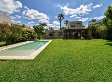 Casa · 114m² · 4 Ambientes · 1 Cochera · Venta Casa Dos Dorm. Miraflores Funes Hills