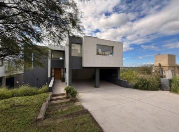 Casa · 268m² · 5 Ambientes · 2 Cocheras · Venta Casa 3 Dorm. Terrazas de La Villa