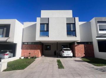 Casa · 130m² · 4 Ambientes · 1 Cochera · Venta Duplex 3 Dorm 3 Bañ Miradores II Manantiales