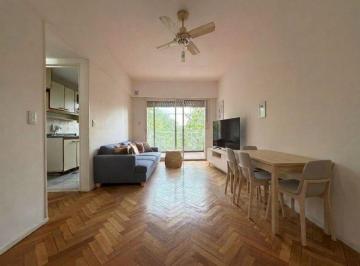 Departamento · 43m² · 3 Ambientes · 1 Cochera · Venta 3 Amb con Cochera y Balcón Frente a La Plaza