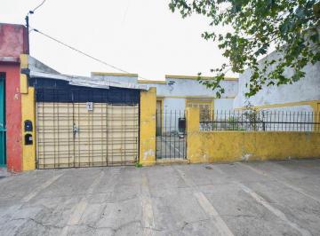 Casa · 120m² · 5 Ambientes · 1 Cochera · Venta Casa Antigua a Reciclar o Apta Desarrollo