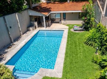 Casa · 313m² · 6 Ambientes · 3 Cocheras · Venta Casa con Pileta, Martinez