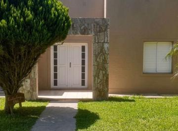 Casa · 189m² · 5 Ambientes · Venta Casa Esperanza 3 Dorm.