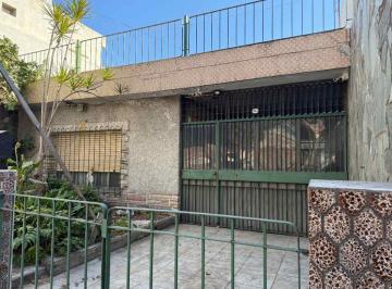 Casa · 289m² · 6 Ambientes · 3 Cocheras · Venta Casa Multifamiliar Nueva Pompeya
