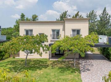 Casa · 170m² · 5 Ambientes · 2 Cocheras · Venta Casa 5 Ambientes en San Matias