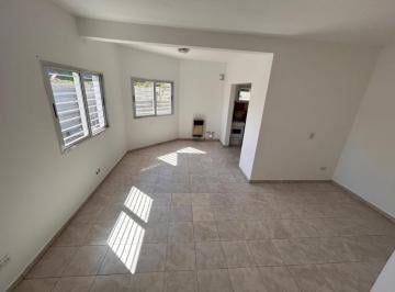Casa de 3 ambientes, Esteban Echeverría · Alquiler Monte Grande Duplex con 2 Dorm. y Patio!