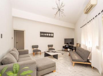 Casa · 134m² · 5 Ambientes · 1 Cochera · Casa 5 Amb. C/terraza Propia y Cochera Barrio Naón