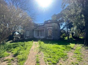 Casa · 242m² · 3 Ambientes · Venta Terreno con Casa a Refaccionar Varela