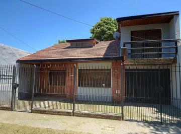 Casa · 127m² · 4 Ambientes · 1 Cochera · Venta Casa 4 Ambientes Bosques Florencio Varela