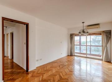 Departamento · 56m² · 3 Ambientes · 1 Cochera · Venta 3 Amb Semi Piso - C/coch - Balcón - Floresta