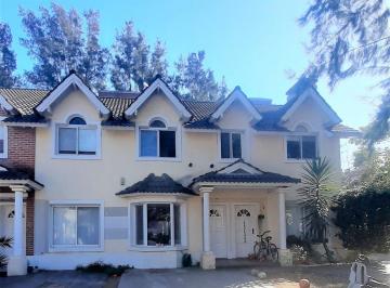 Casa · 75m² · 4 Ambientes · 2 Cocheras · Venta Casa Parque Leloir 4 Amb Apto Credito