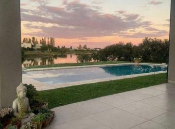 Casa · 266m² · 5 Ambientes · 3 Cocheras · Casa Alquiler Anual Barrio San Matías a La Laguna