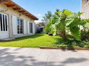 Casa · 135m² · 6 Ambientes · 1 Cochera · Casa en Venta Los Hornos - La Plata