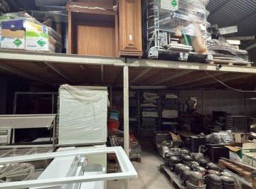 Bodega-Galpón · 200m² · Venta Deposito/ Galpon 200 m² Caseros