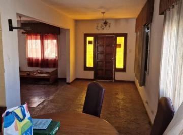 Casa · 201m² · 5 Ambientes · 2 Cocheras · Venta Casa 5 Amb. C/cochera A. Credito - Grand Bourg