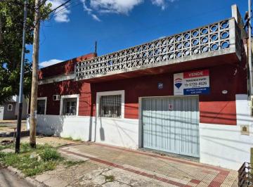 Casa · 132m² · 4 Ambientes · 1 Cochera · Venta Casa 4 Amb - Cochera - Terraza - Patio - Lanus Oeste