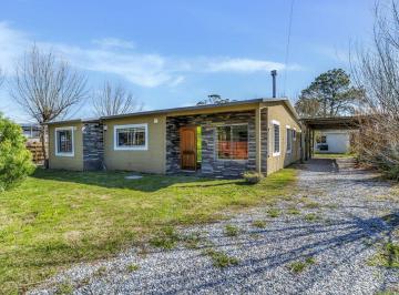 Casa · 96m² · 4 Ambientes · 1 Cochera · Venta Casa 3 Dorm. Las Flores Piriapolis